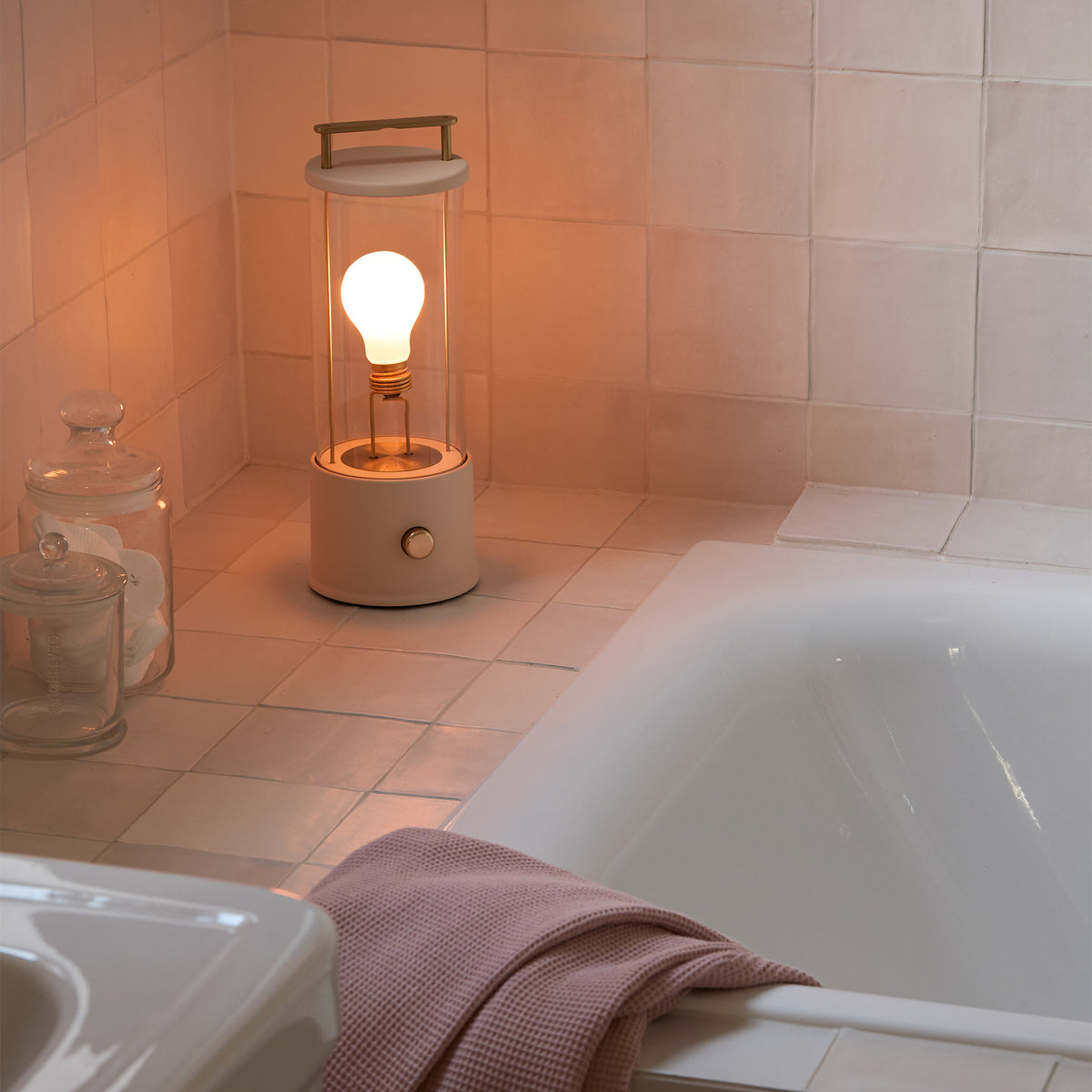 The Muse 1.0 Setting Plaster Pink - Rechargeable Lamp | Tala
