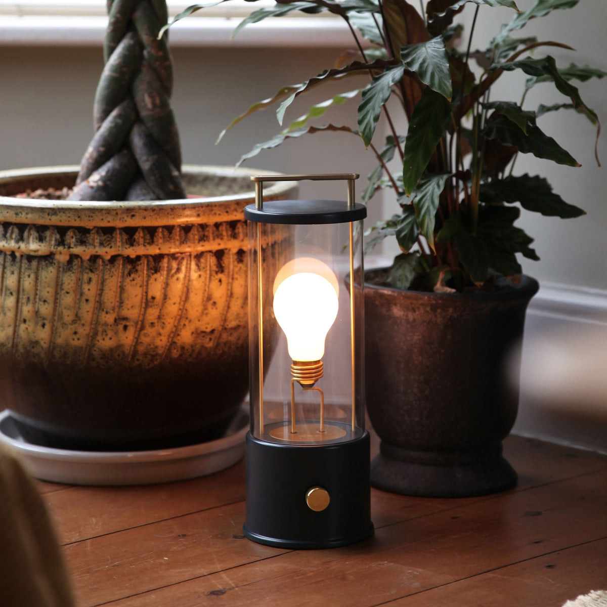 Tala The Muse Portable Lamp Hackles Black