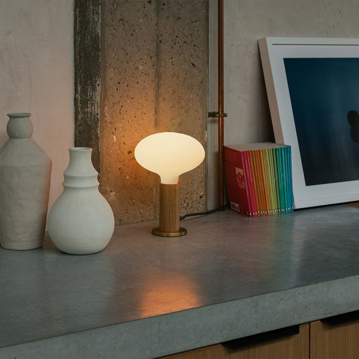 Knuckle Table Lamp in Oak + Oval Dim-to-Warm | E27 Dimmable | Table ...