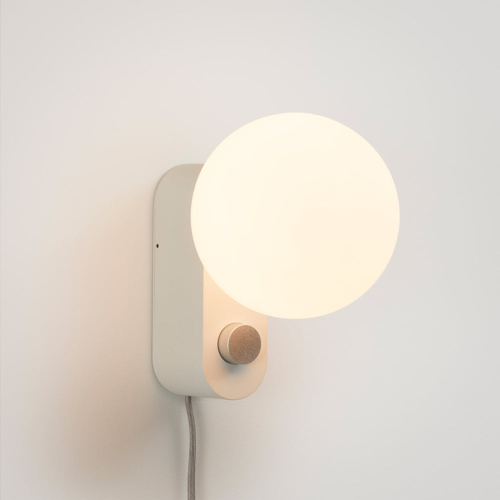 Alumina Multi-Use Lamp in Chalk